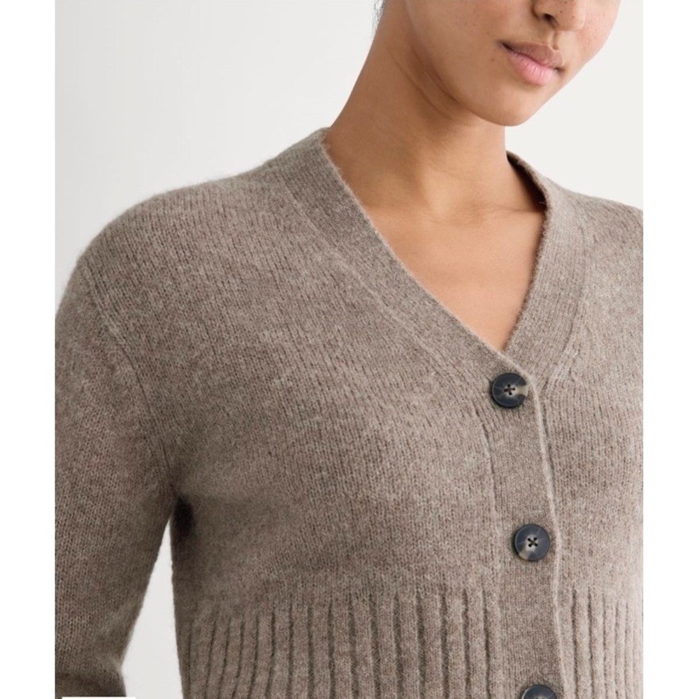Everlane NWT High V Cropped Cardigan In Alpaca Taupe Melange XS - Picture 6 of 14